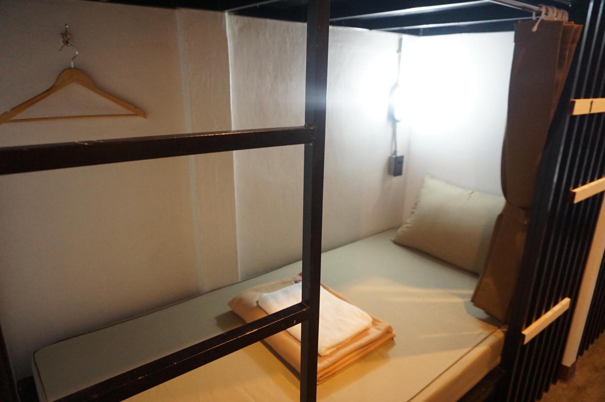 Feel Good Bangkok Hostel Eksteriør billede