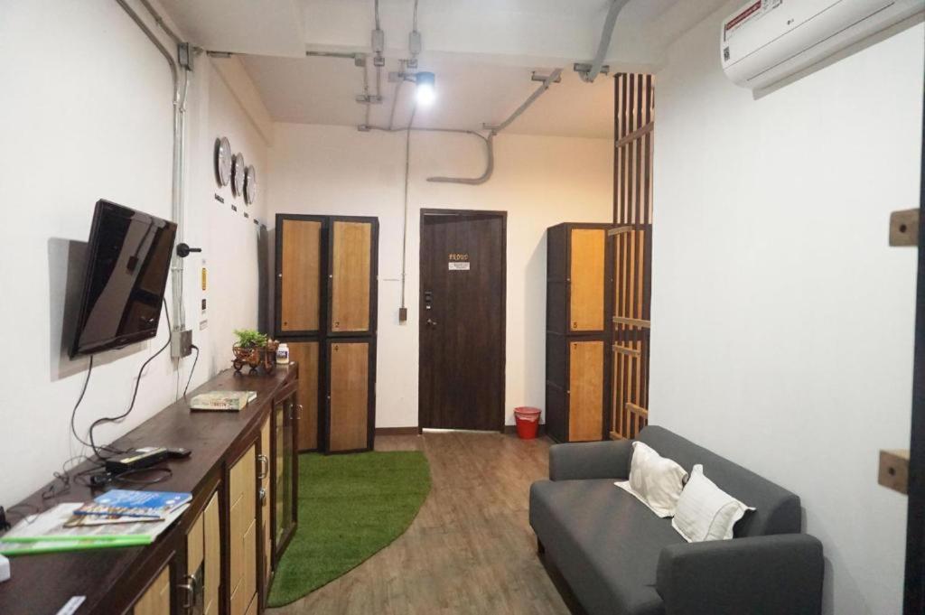 Feel Good Bangkok Hostel Eksteriør billede